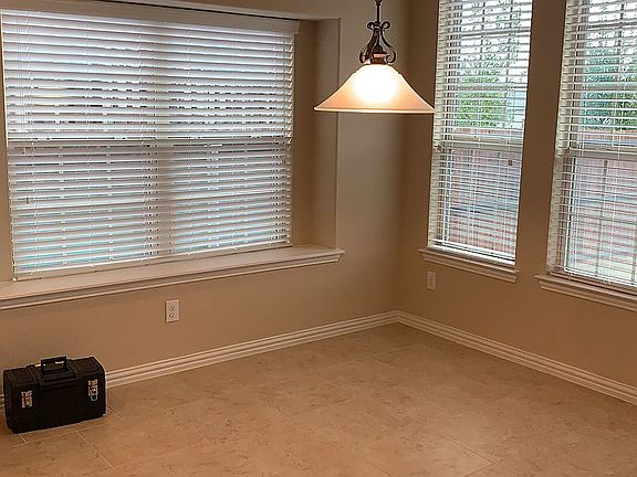 5th image of 510 Dominion Dr