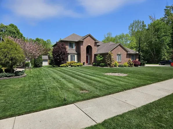 34173 Jerome St, Chesterfield, MI 48047