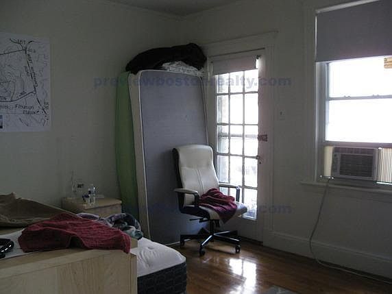 2nd image of 15 Egremont Rd #Sd10