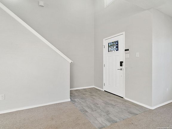 5th image of 714 LAS PUERTAS