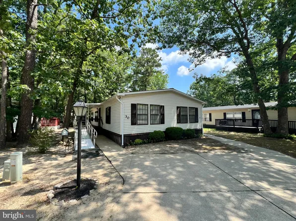 30 Hazeltop Dr, Sicklerville, NJ 08081