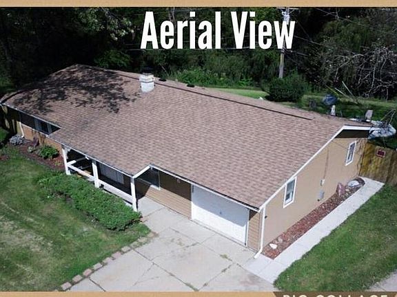 2nd image of 906 S Park Blvd