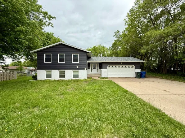 2336 W 49th St, Davenport, IA 52806