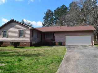 46 Lakeview Dr SE, Lindale, GA 30147