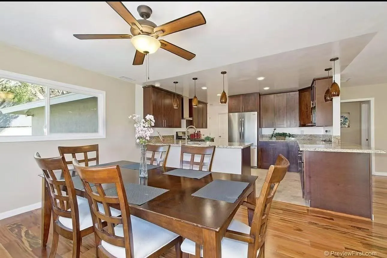 5 bed, 4.5 bath, 2569 sqft, $1,050 — Photo 3