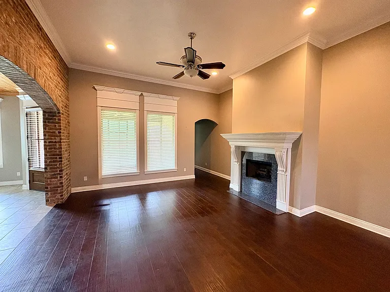 3714 Willow Wood Dr — Photo 2