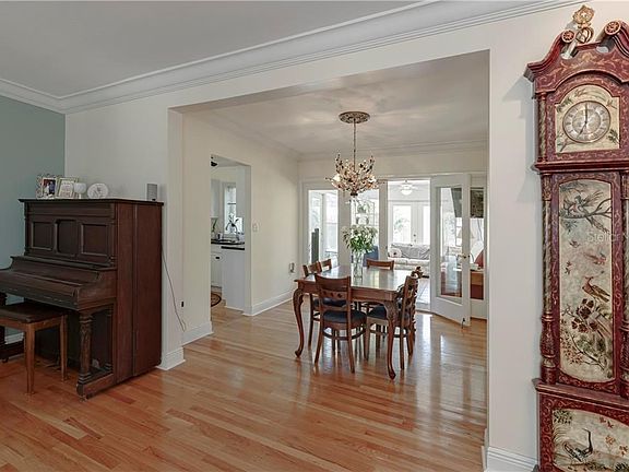 4th image of 1432 Brightwaters Blvd NE