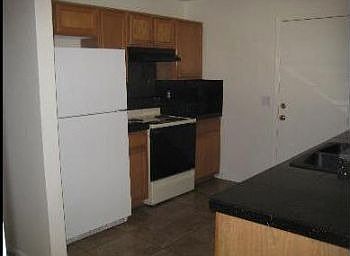 5th image of 10702 W Glenrosa Ave