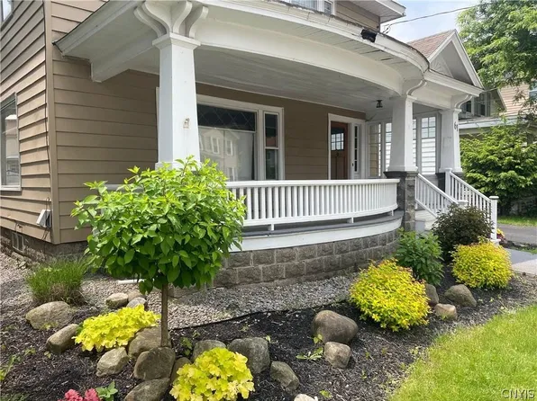 61 2nd St, Ilion, NY 13357
