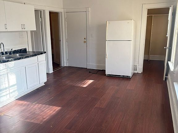 3rd image of 2335 W Burleigh St #5406DB028