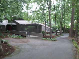 1 Saint Regis Ct, Greensboro, NC 27408