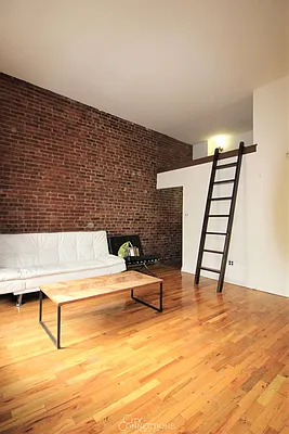 Rented by City Connections Realty | media 10