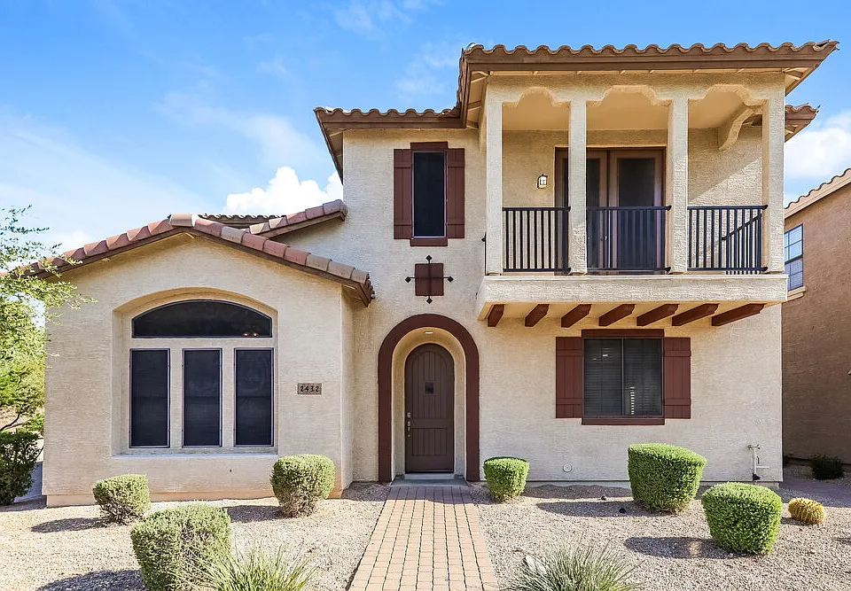 2432 W Dusty Wren Dr