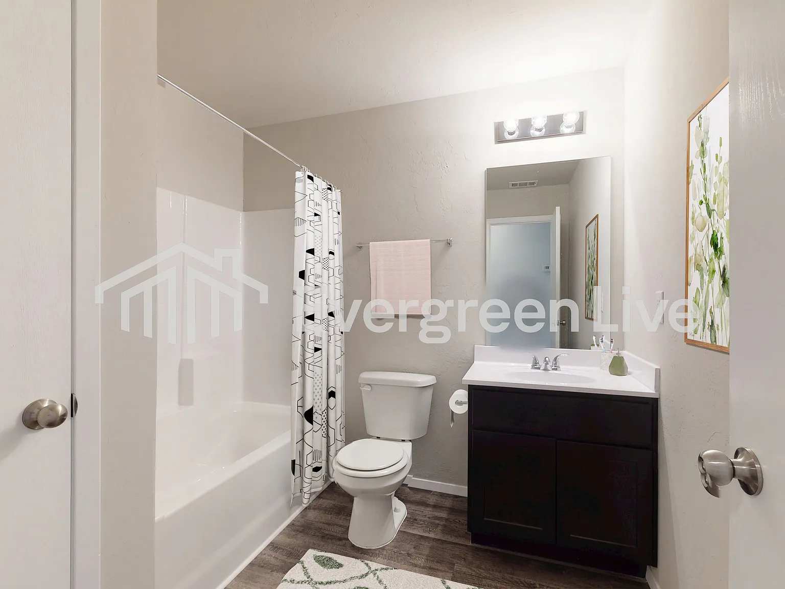 3 bed, 2.0 bath, 1355 sqft, $1,695 — Photo 2