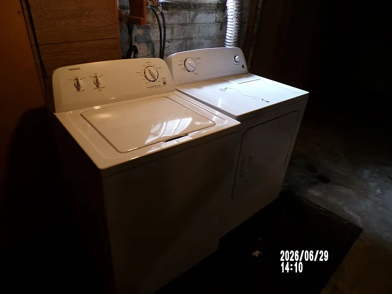316-02 - 311 - 317 - 321 - 322 - 327 - 329 NW 18th St. Corvallis, OR 97330 — Photo 10