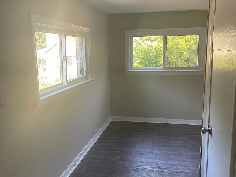134 Perry St #3