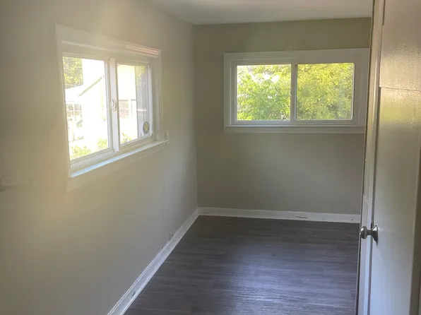 134 Perry St APT 3, Grand Ledge, MI 48837