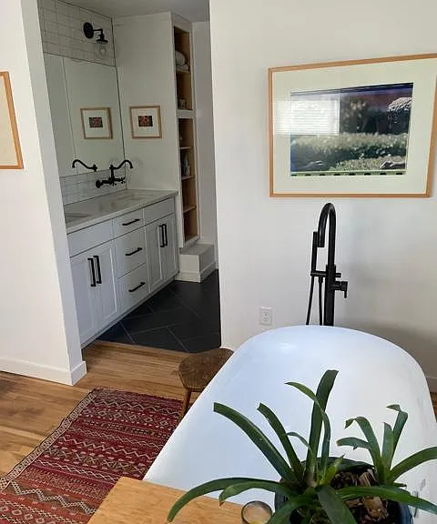 double sinks and huge mirror
