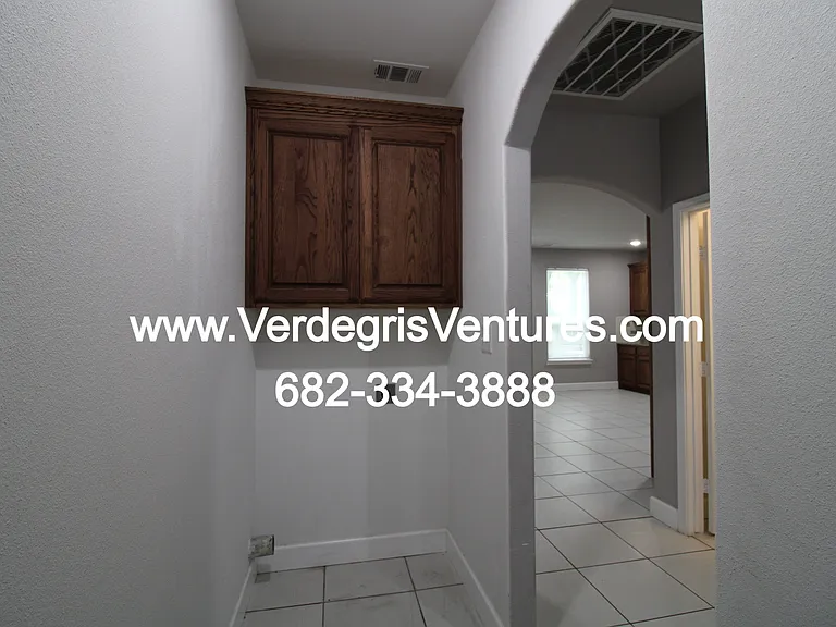 110 E Wilson St — Photo 10