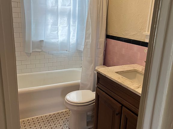 5th image of 140 Virgil Ave APT 10