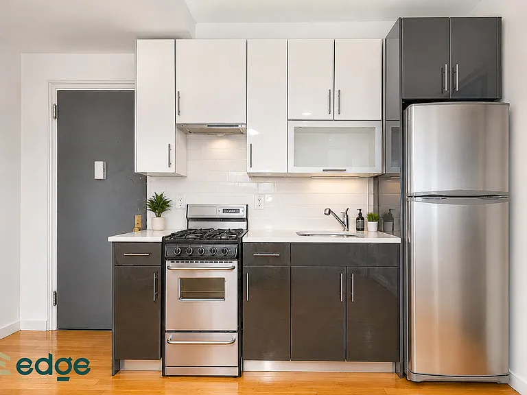 188 S 3rd St #3B — Photo 3