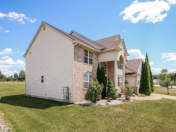 3rd image of 3120 Birchwood Dr