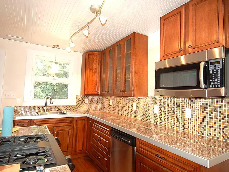 8709 Chapel Hill Rd — Photo 6