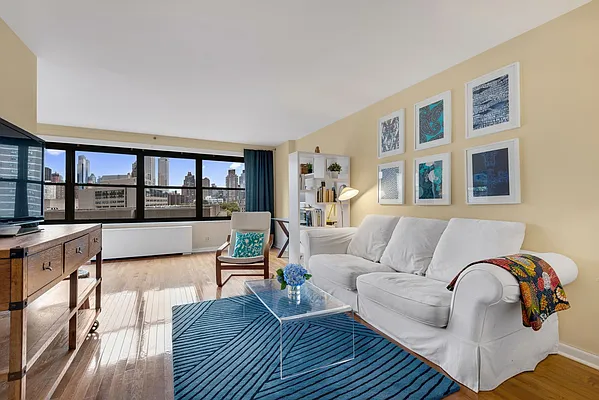 Sold by Compass | media 17