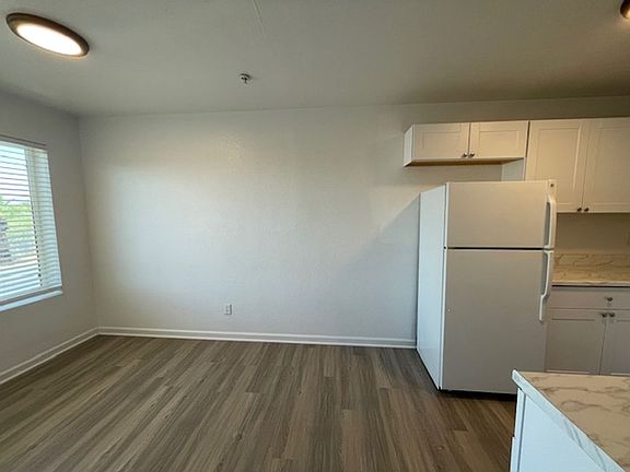 3rd image of 651 E Commonwealth Ave #Hc108
