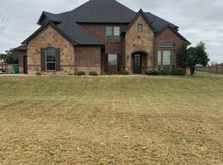 1617 Crow Creek Dr, Granbury, TX 76049