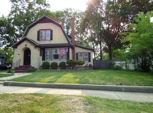 21 Woodland Ave, Elgin, IL 60123
