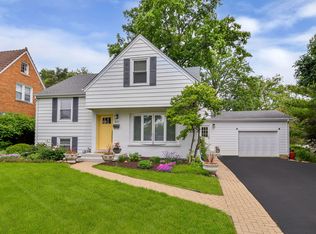 541 Park Row, Glen Ellyn, IL 60137