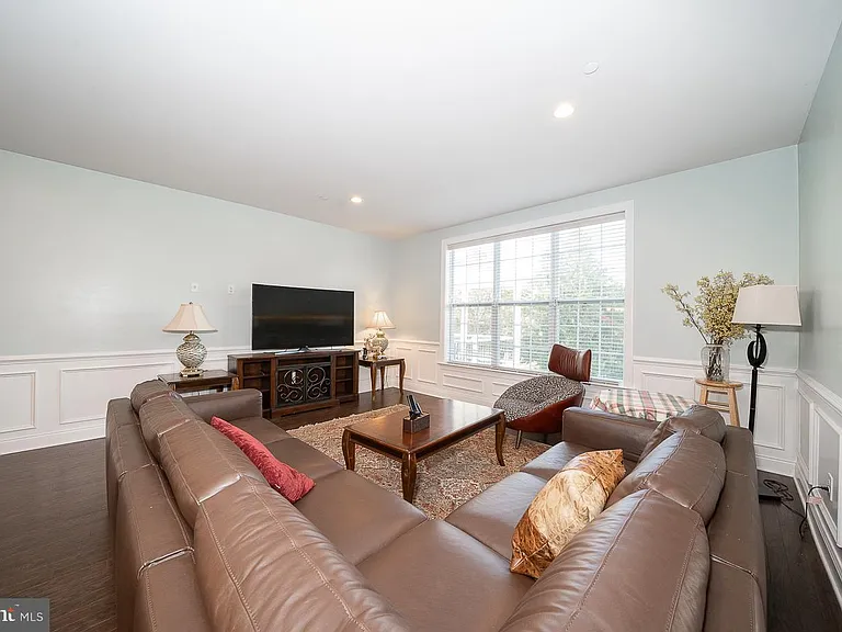 3701 Parris Blvd — Photo 22