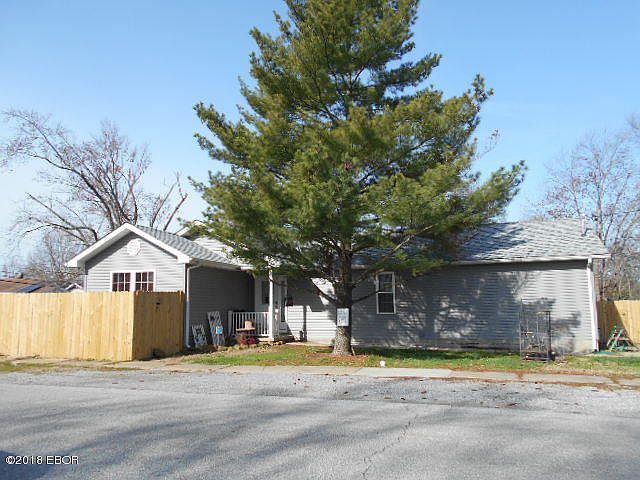 1st image of 1122 E Sloan St