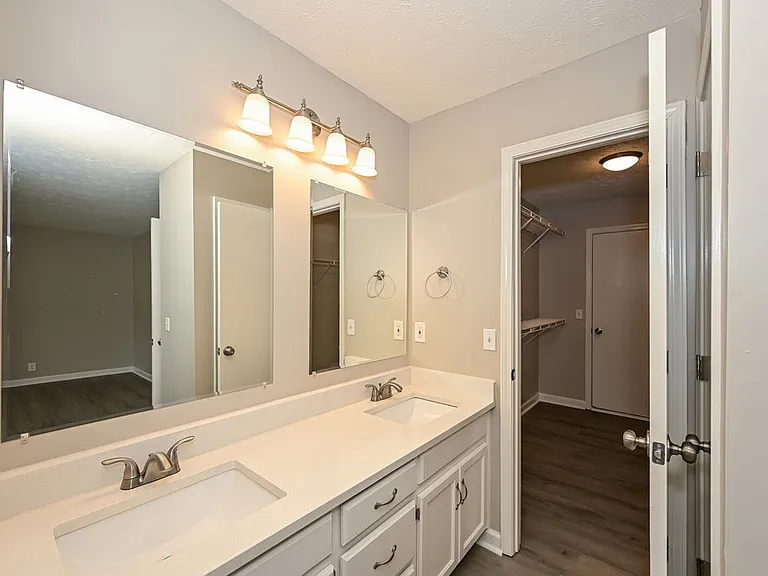 3108 Creekview Ln — Photo 14