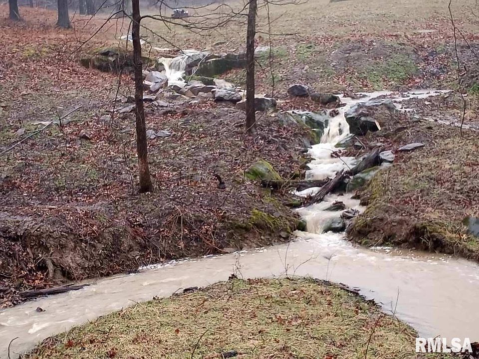 2nd image of 298 Blue Moon Rd