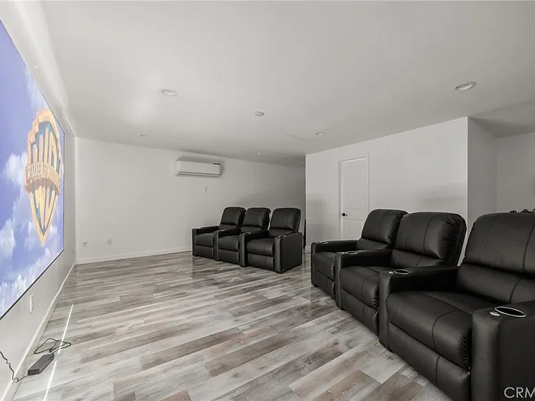 4630 Cedros Ave — Photo 42