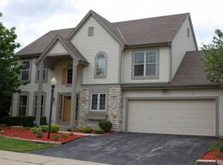 206 Mackenzie Dr, Waukesha, WI 53188