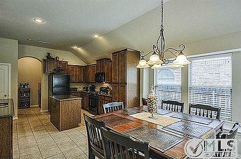 4th image of 7904 Hinkley Oak Dr