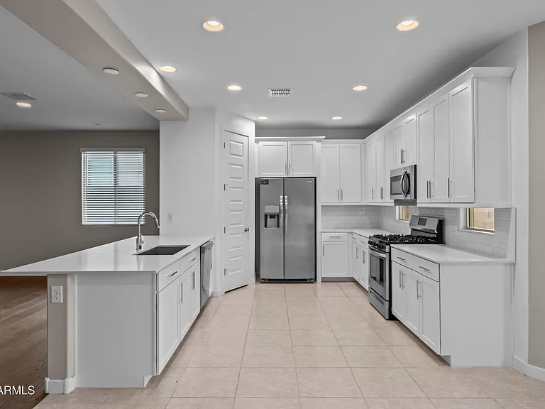 19568 W Rancho Dr — Photo 16