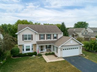 575 Crimson Dr, Crystal Lake, IL 60014