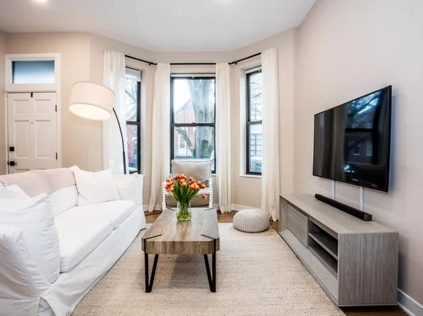 2115 W Dickens Ave #1F, Chicago, IL 60647