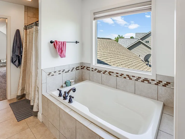 1208 White Oak Rd — Photo 36