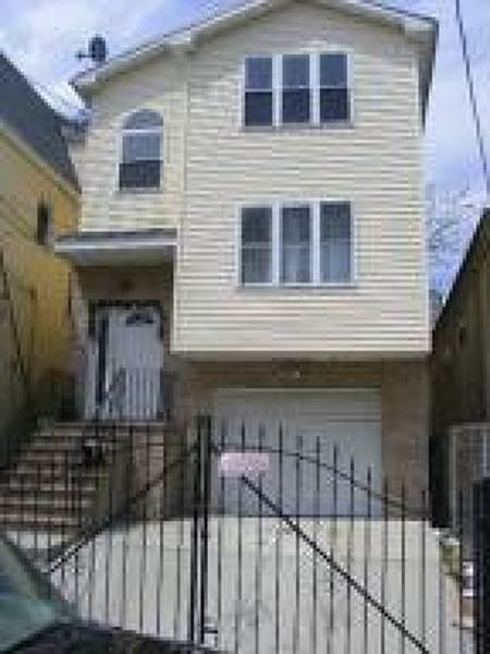 2nd image of 182 N 12th St