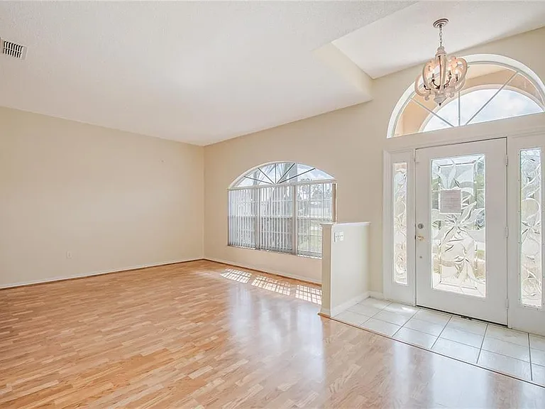 603 Pinehurst Ct — Photo 4