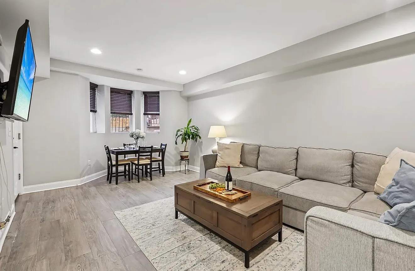 2 bed, 1077 sqft, $4,750 — Photo 2