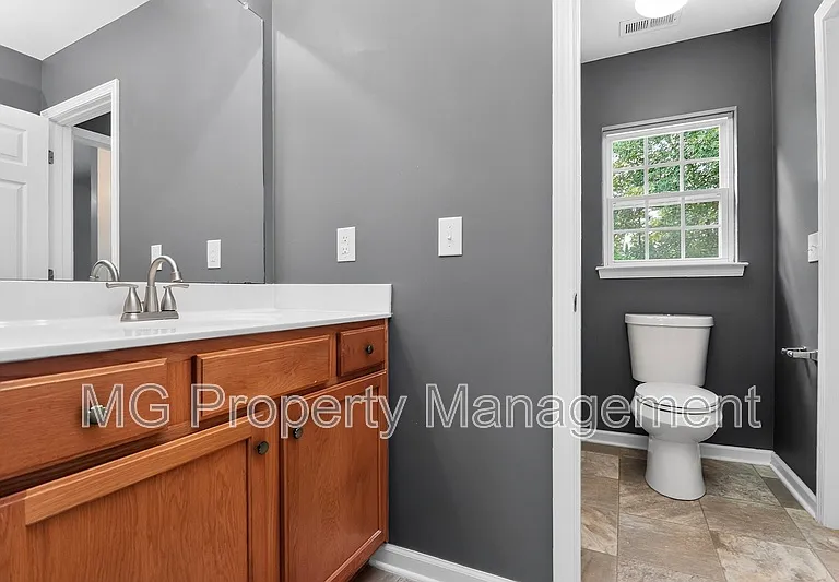 11909 Stratfield Place Cir — Photo 15
