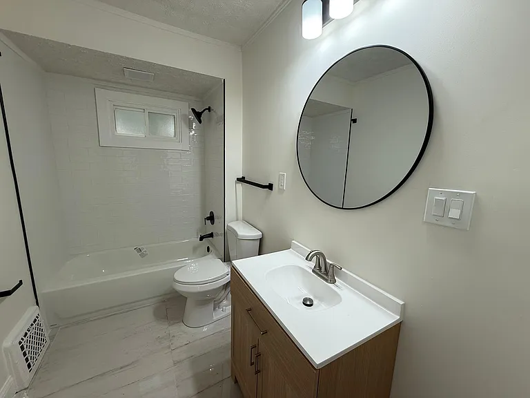 1278 W 102nd St #1 — Photo 10
