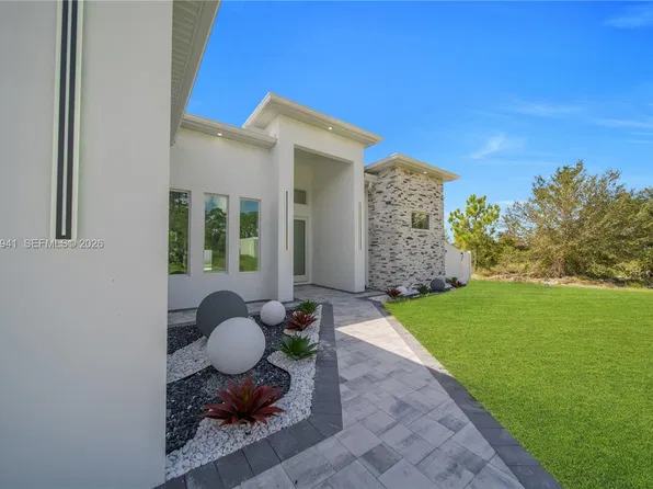 752 Clancy St E, Lehigh Acres, FL 33974