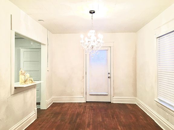 3rd image of 1114 W 41st St